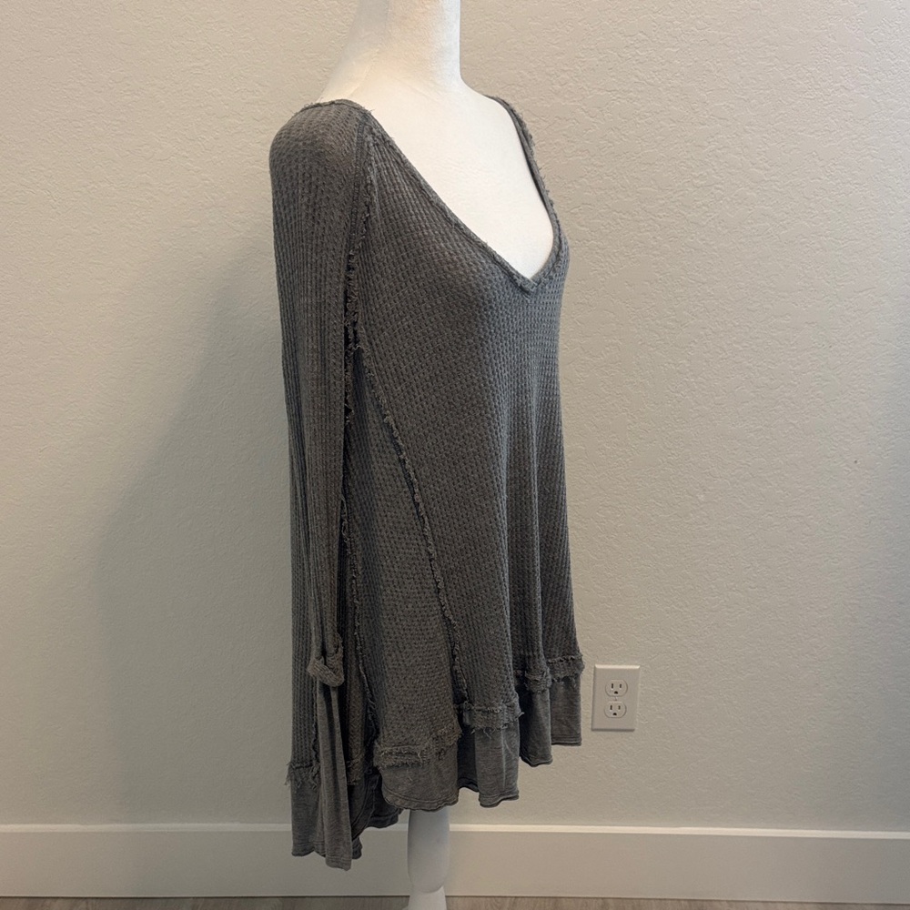 Free People Slate Gray V-Neck Waffle Knit Tunic with Ruffle Hem